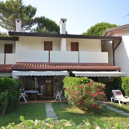 Villaggio Club Dei Pini Bibione Exterior photo