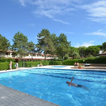 Villaggio Club Dei Pini Bibione Exterior photo