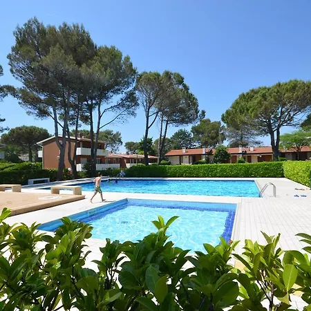 Villaggio Club Dei Pini Bibione Exterior photo