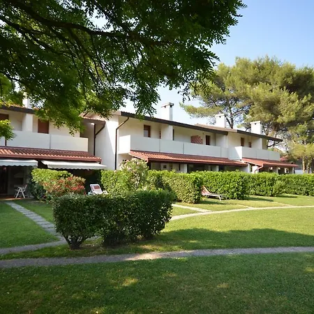 Villaggio Club Dei Pini Bibione Exterior photo